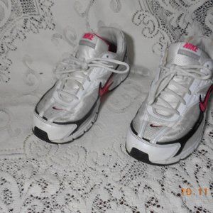 Nike Initiator Athletic Shoes